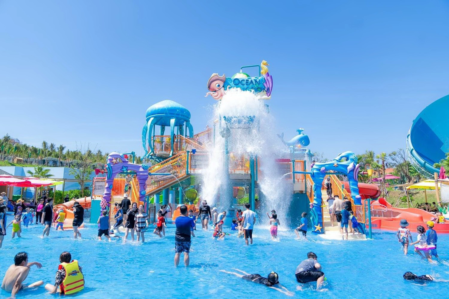 NovaWorld Phan Thiet bùng nổ du khách, các công viên vui chơi